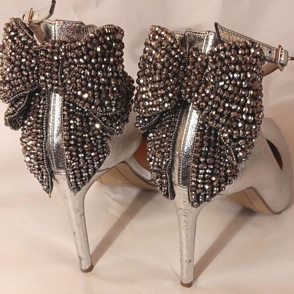 International Concepts Kaison Silver Heels - Picture 2 of 13
